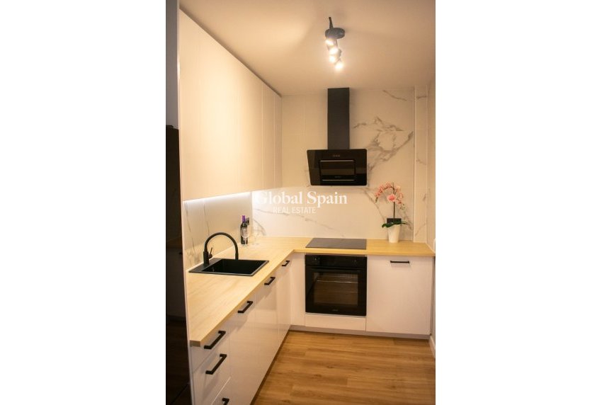 Venta - CASA -
ORIHUELA COSTA - Punta Prima