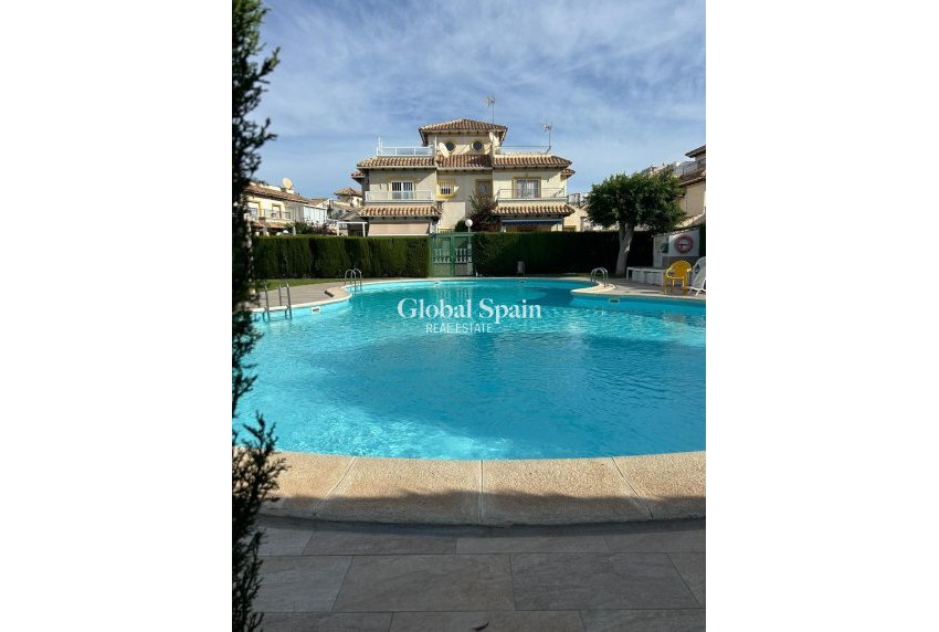 Venta - CASA -
ORIHUELA COSTA - Punta Prima