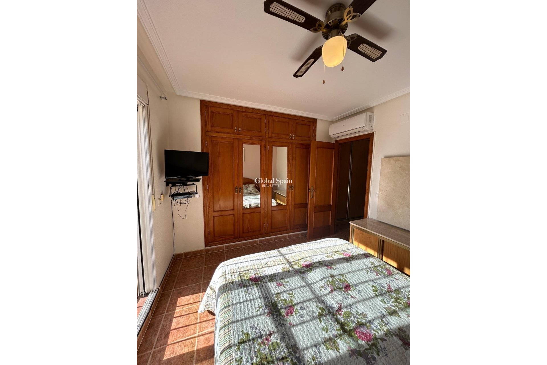 Venta - CASA -
ORIHUELA COSTA - Punta Prima