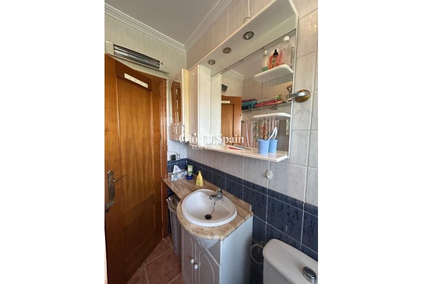 Venta - CASA -
ORIHUELA COSTA - Punta Prima