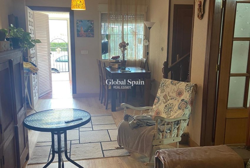 Venta - CASA -
ORIHUELA COSTA - Punta Prima