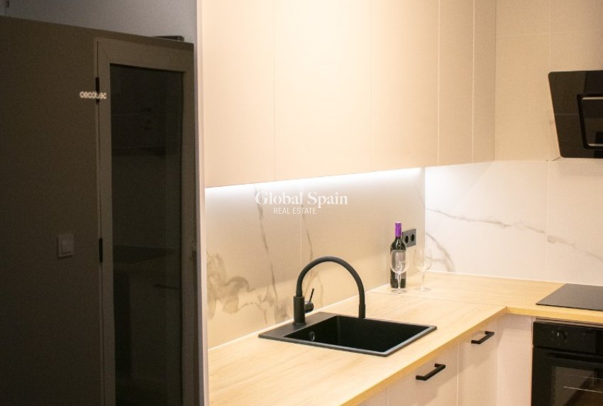 Venta - CASA -
ORIHUELA COSTA - Punta Prima