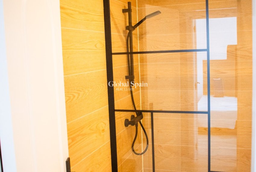 Venta - CASA -
ORIHUELA COSTA - Punta Prima