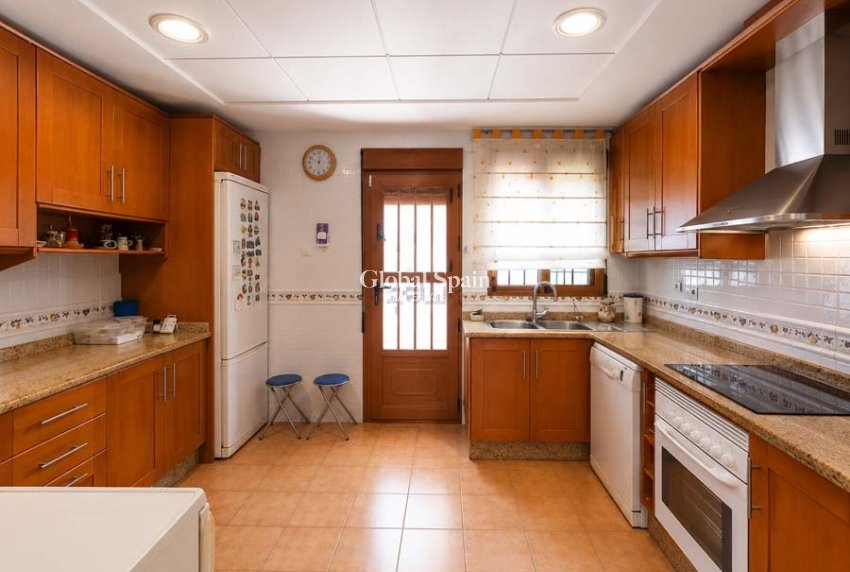 Venta - CASA -
ORIHUELA COSTA - Punta Prima