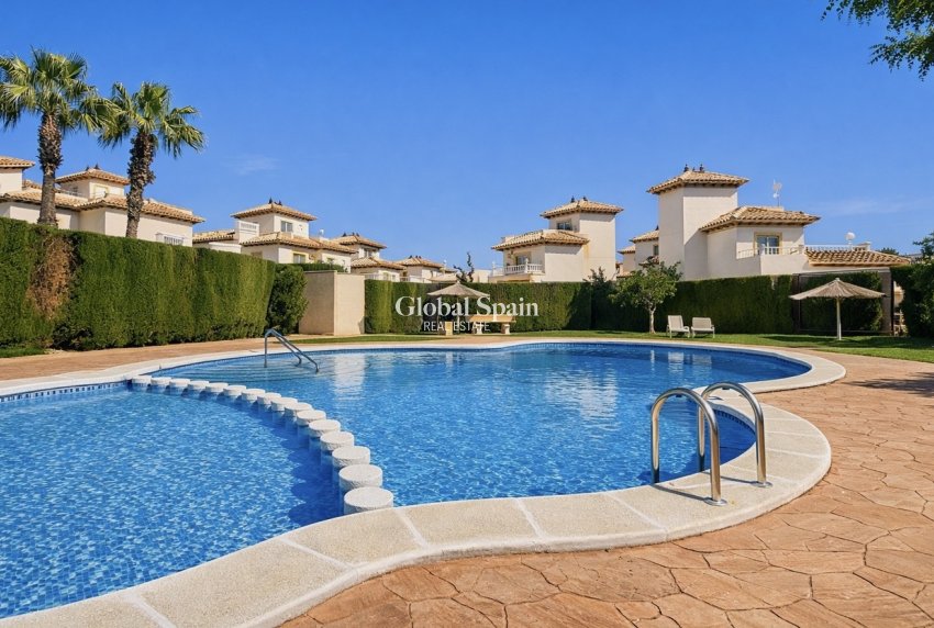 Venta - CASA -
ORIHUELA COSTA - Villa's San Jose IV