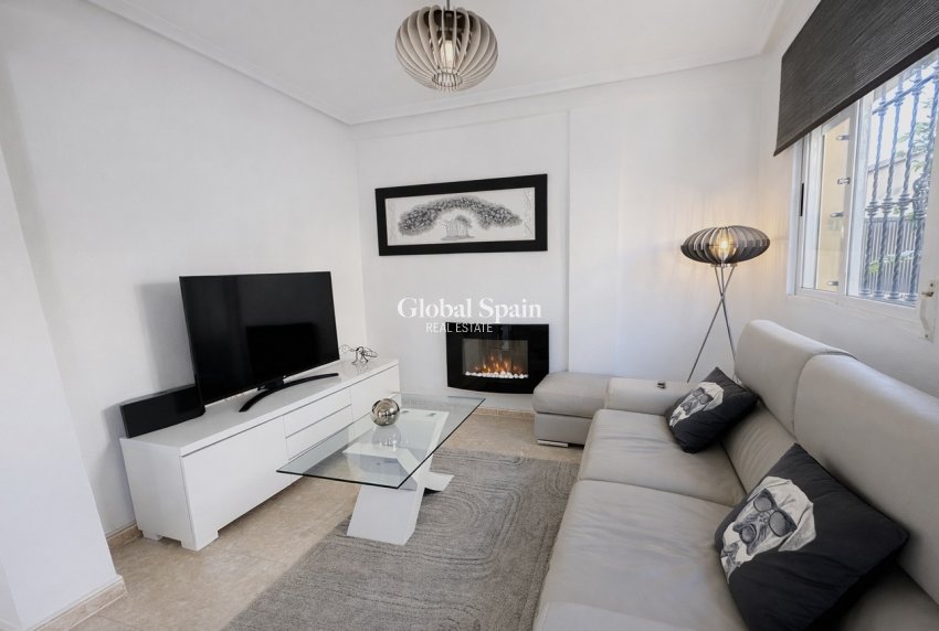 Venta - CASA -
ORIHUELA COSTA - Villa's San Jose IV