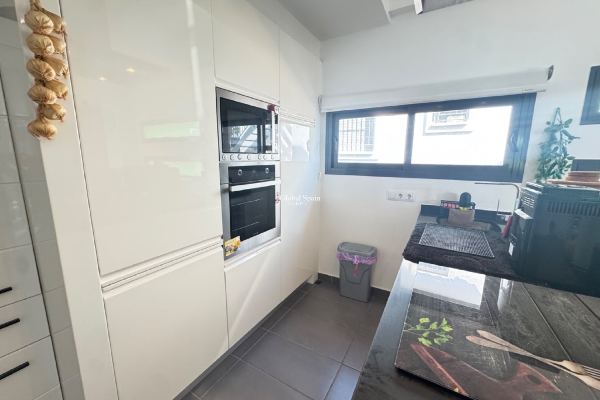 Venta - Casa -
ORIHUELA COSTA - VILLAMARTÍN