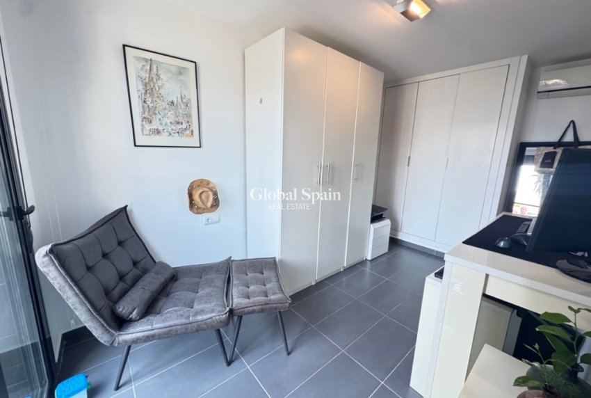 Venta - Casa -
ORIHUELA COSTA - VILLAMARTÍN