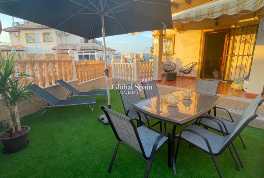 Venta - Casa -
ORIHUELA COSTA - VILLAMARTÍN