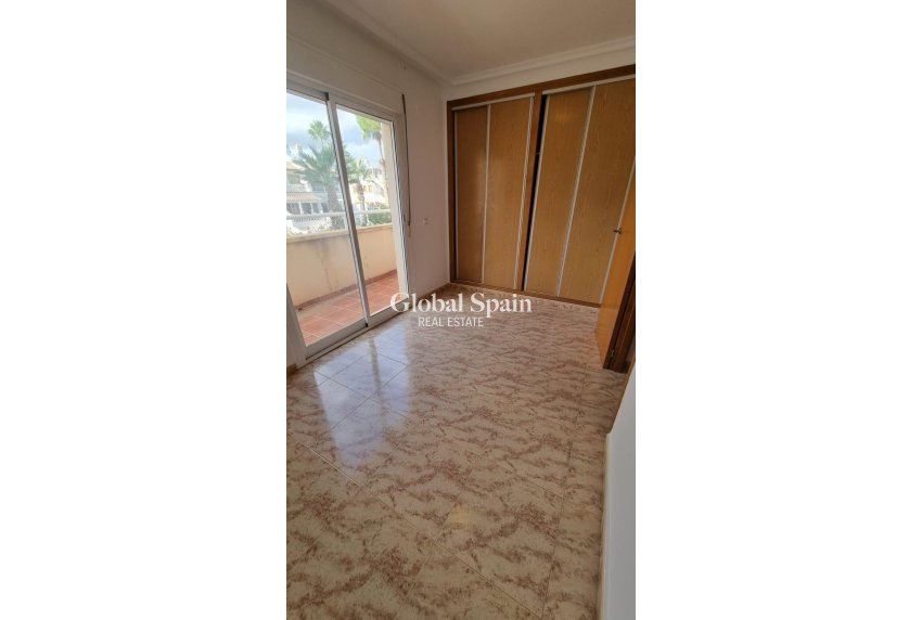 Venta - CASA -
ORIHUELA COSTA - VILLAMARTÍN
