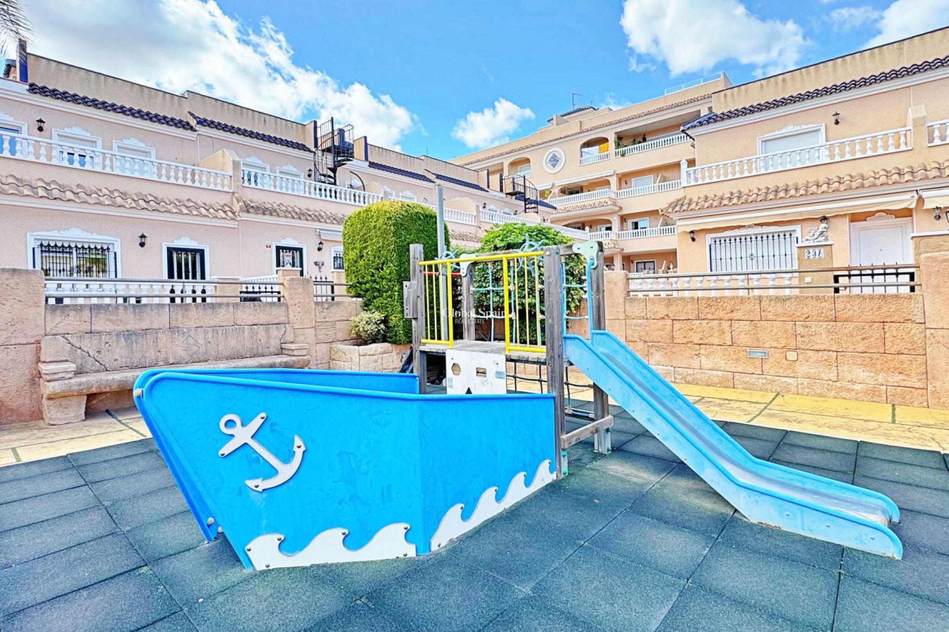 Venta - CASA -
ORIHUELA COSTA - VILLAMARTÍN