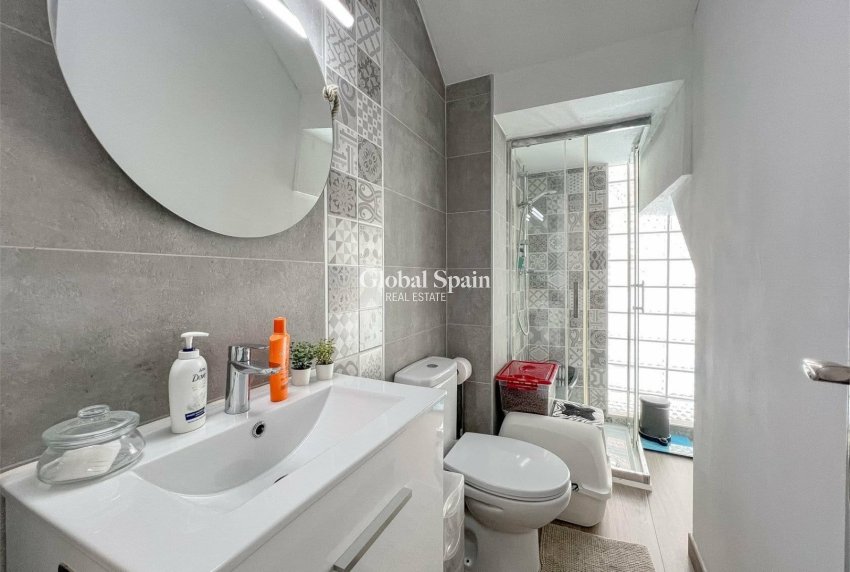 Venta - CASA -
ORIHUELA COSTA - VILLAMARTÍN