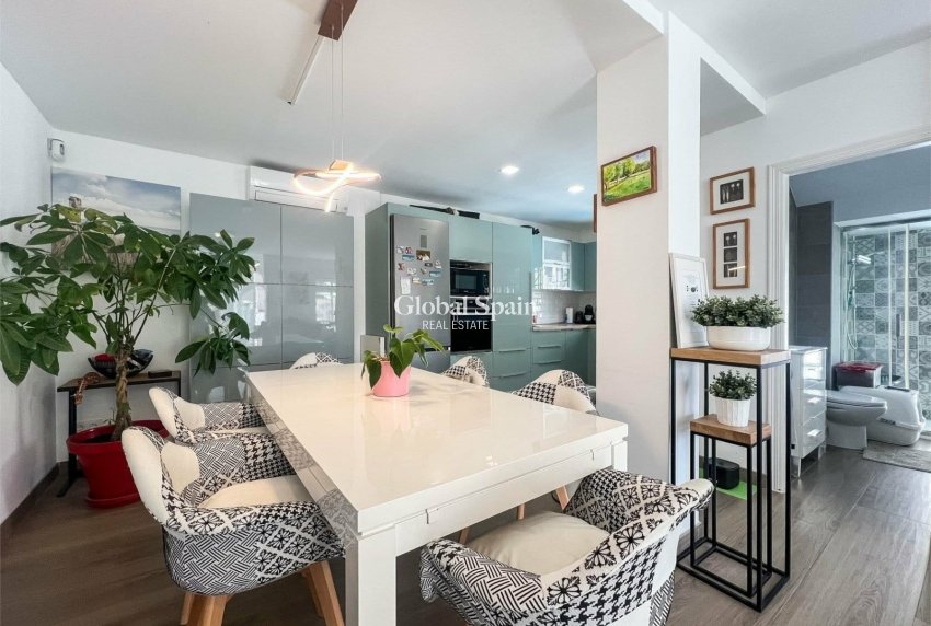Venta - CASA -
ORIHUELA COSTA - VILLAMARTÍN