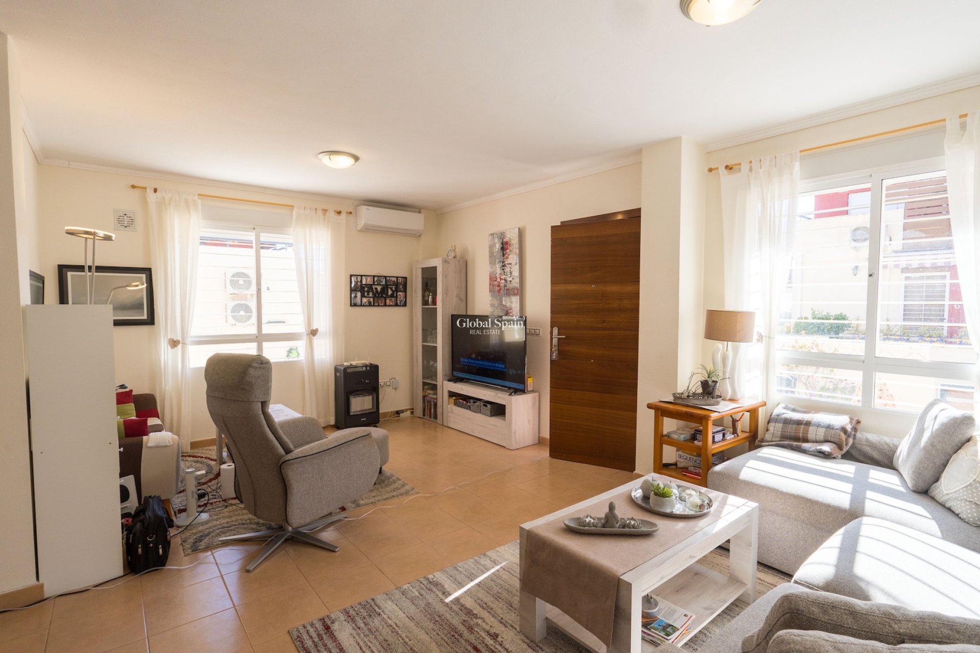 Venta - CASA -
ORIHUELA COSTA - VILLAMARTÍN