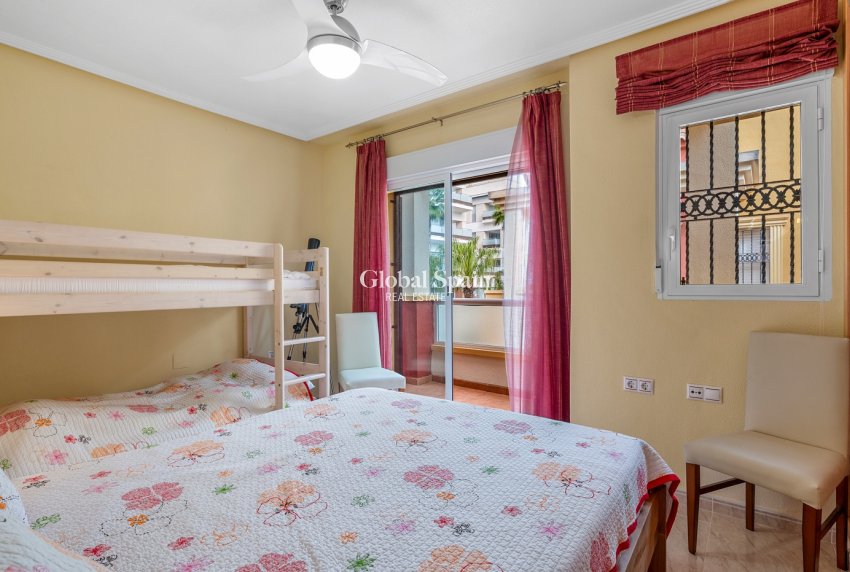 Venta - CASA -
ORIHUELA COSTA - VILLAMARTÍN