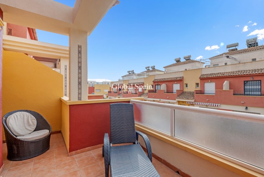 Venta - CASA -
ORIHUELA COSTA - VILLAMARTÍN