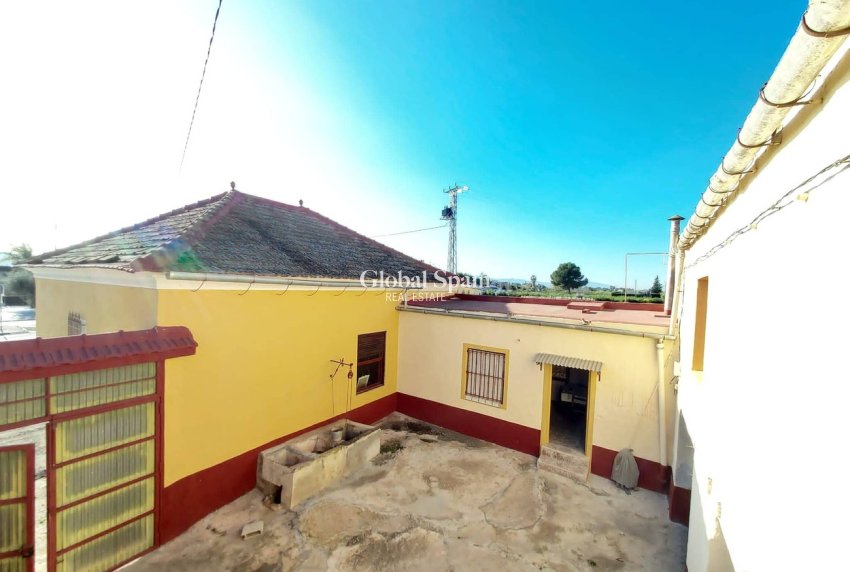 Venta - CASA -
ORIHUELA - Desamparados