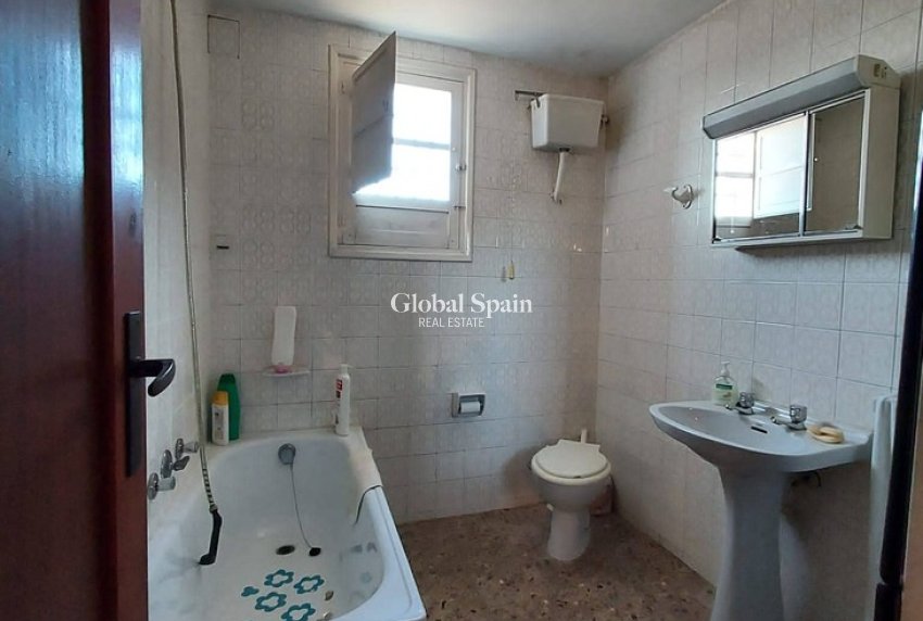 Venta - CASA -
ORIHUELA - Desamparados