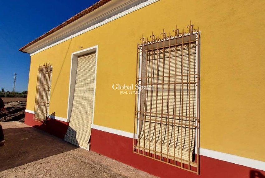 Venta - CASA -
ORIHUELA - Desamparados