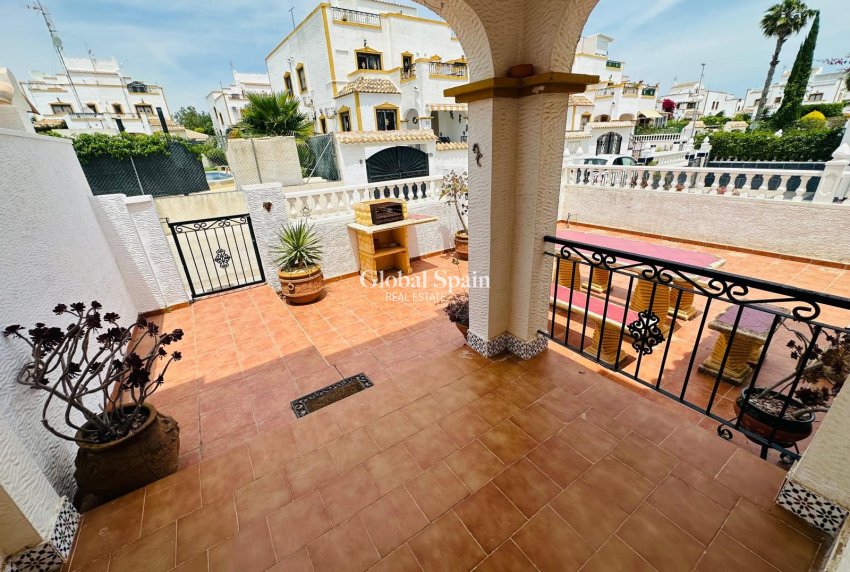 Venta - CASA -
ORIHUELA - Entre Naranjos