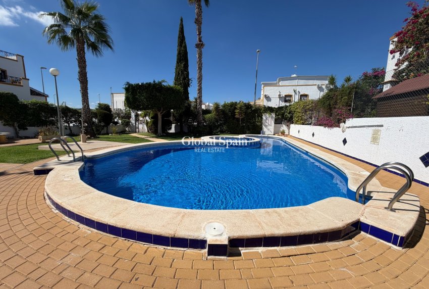 Venta - CASA -
ORIHUELA - Entre Naranjos