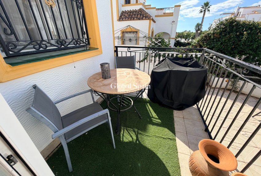 Venta - CASA -
ORIHUELA - Entre Naranjos