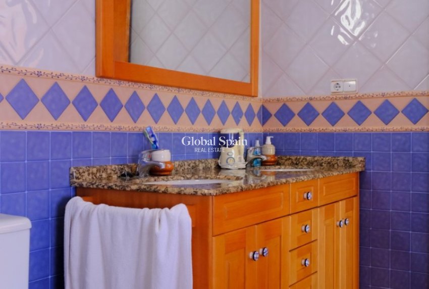 Venta - CASA -
ORIHUELA - Inland