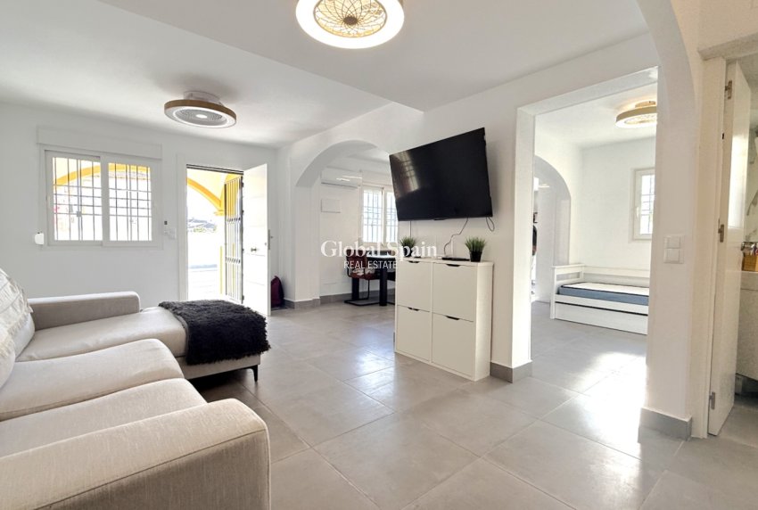 Venta - CASA -
ORIHUELA - Inland