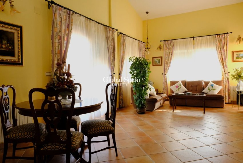 Venta - CASA -
ORIHUELA - Inland