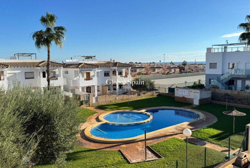 Venta - CASA -
ORIHUELA - Los Balcones Y Los Altos