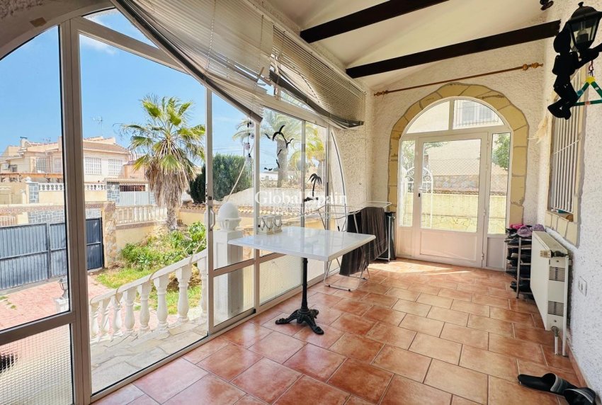 Venta - CASA -
ORIHUELA - Urbanización Perla del Mar