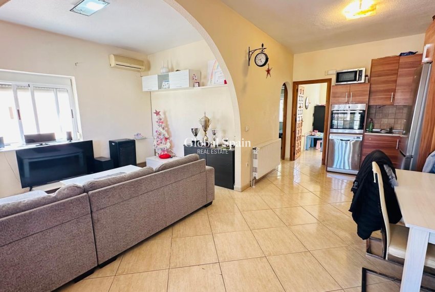 Venta - CASA -
ORIHUELA - Urbanización Perla del Mar