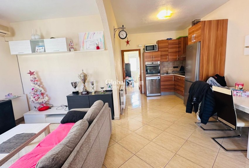 Venta - CASA -
ORIHUELA - Urbanización Perla del Mar