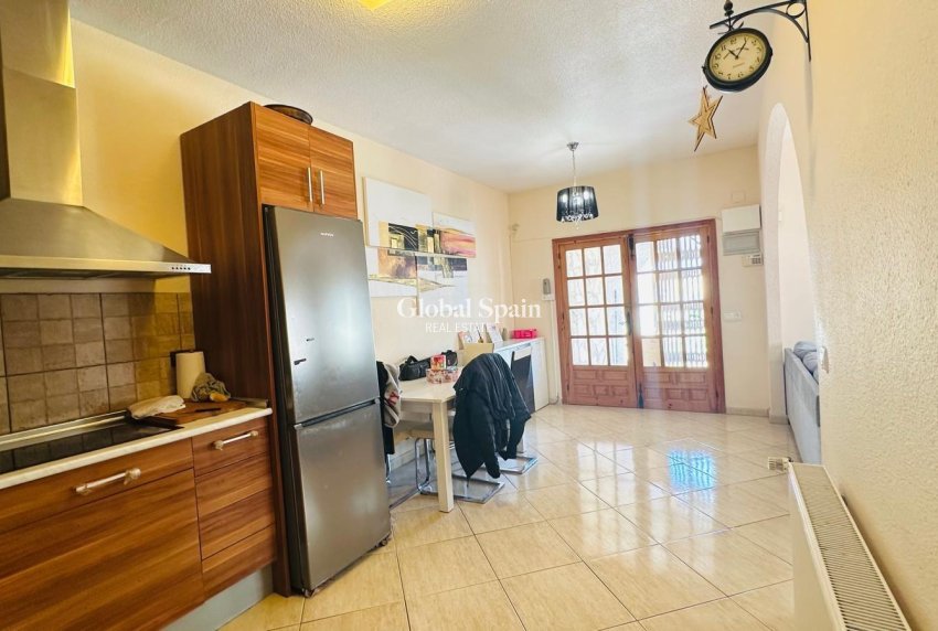 Venta - CASA -
ORIHUELA - Urbanización Perla del Mar