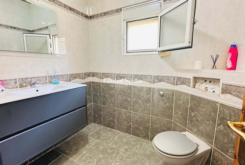 Venta - CASA -
ORIHUELA - Urbanización Perla del Mar