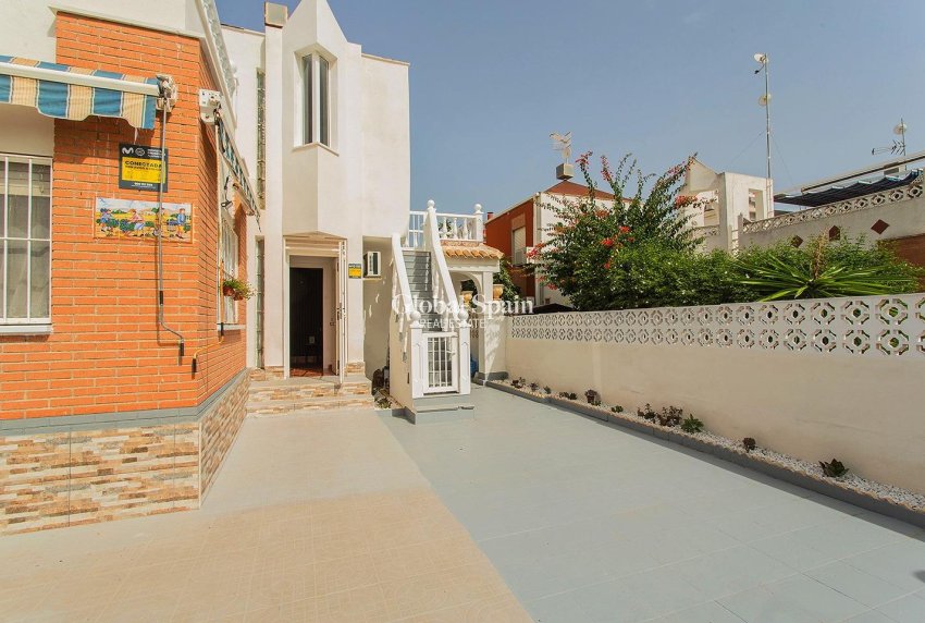 Venta - CASA -
ORIHUELA - Urbanización Perla del Mar