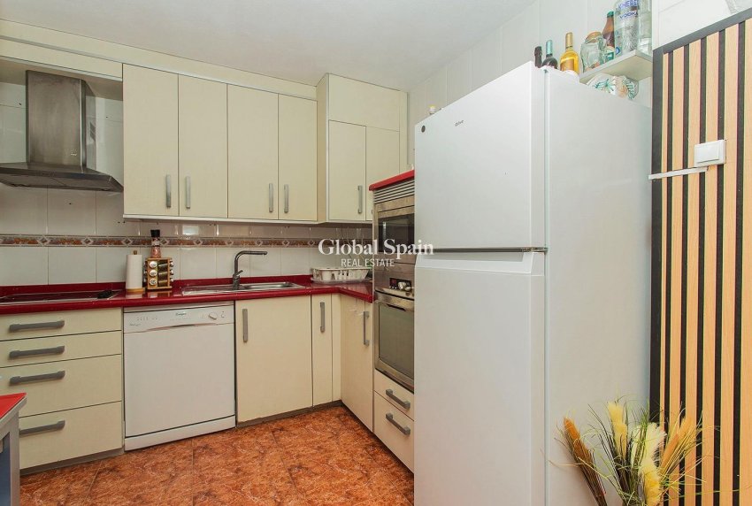 Venta - CASA -
ORIHUELA - Urbanización Perla del Mar