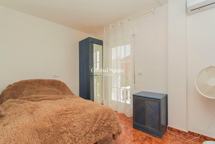 Venta - CASA -
ORIHUELA - Urbanización Perla del Mar