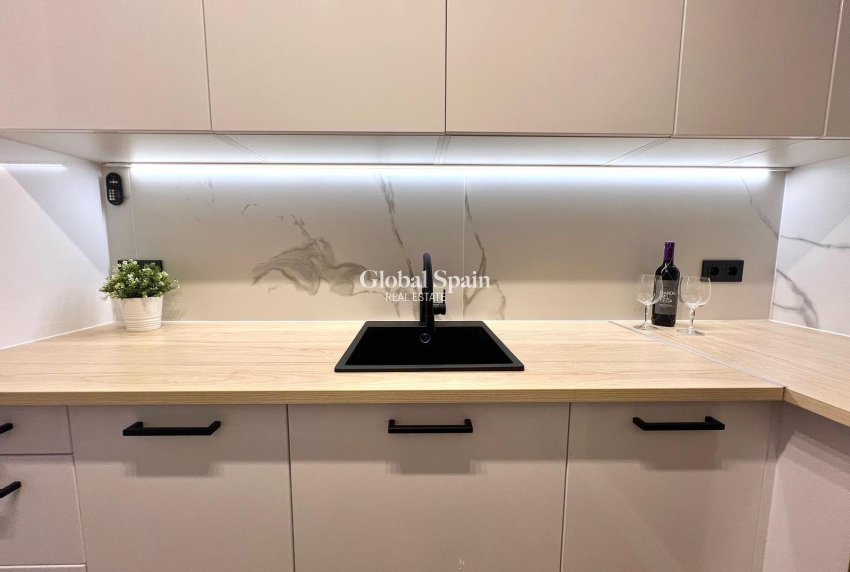 Venta - CASA -
ORIHUELA - Urbanización Perla del Mar