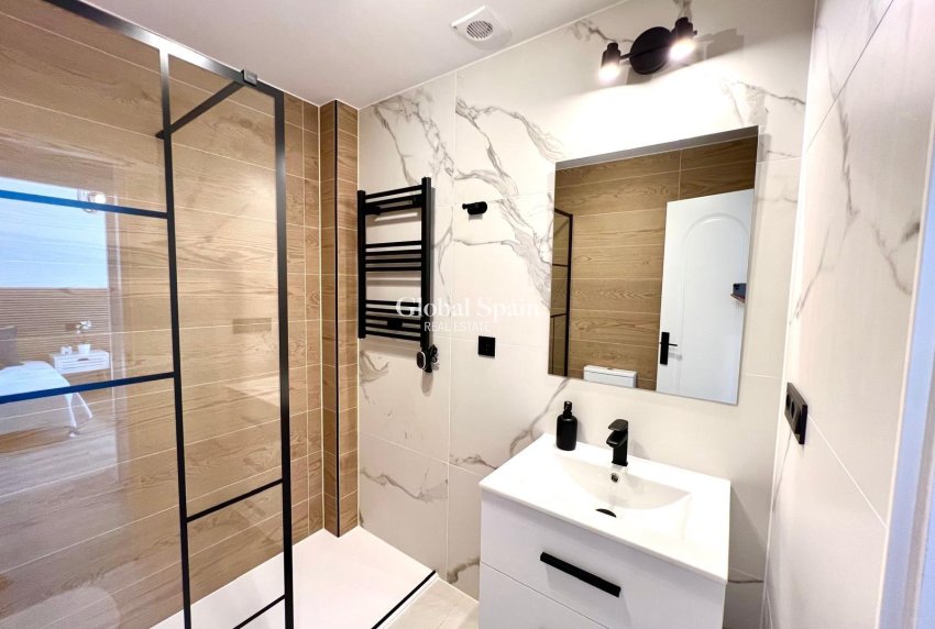 Venta - CASA -
ORIHUELA - Urbanización Perla del Mar