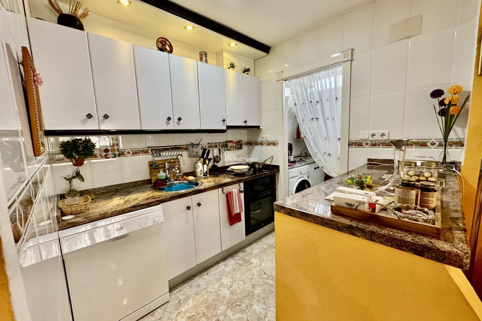 Venta - CASA -
ORIHUELA - Urbanización Perla del Mar