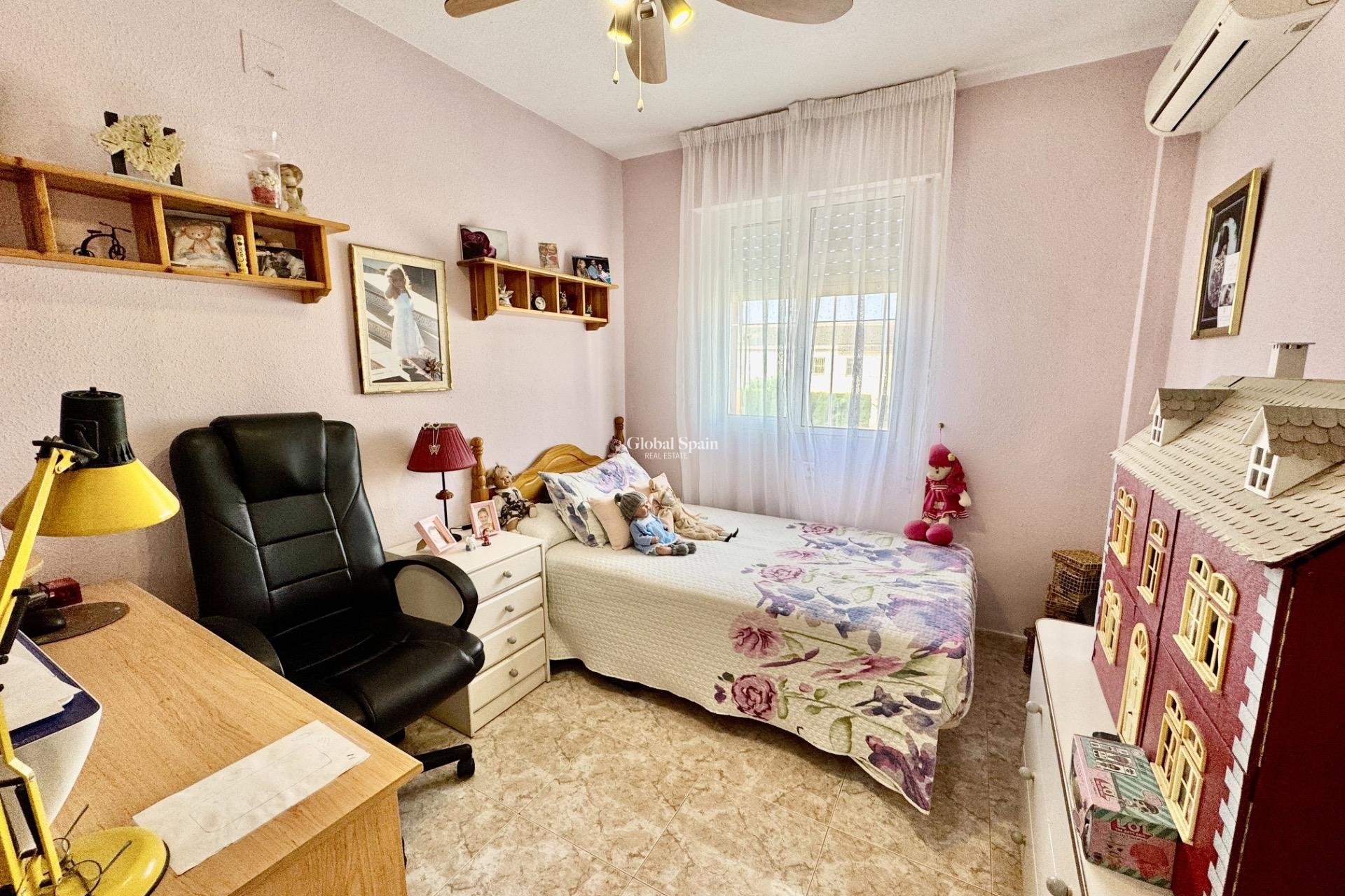 Venta - CASA -
ORIHUELA - Urbanización Perla del Mar