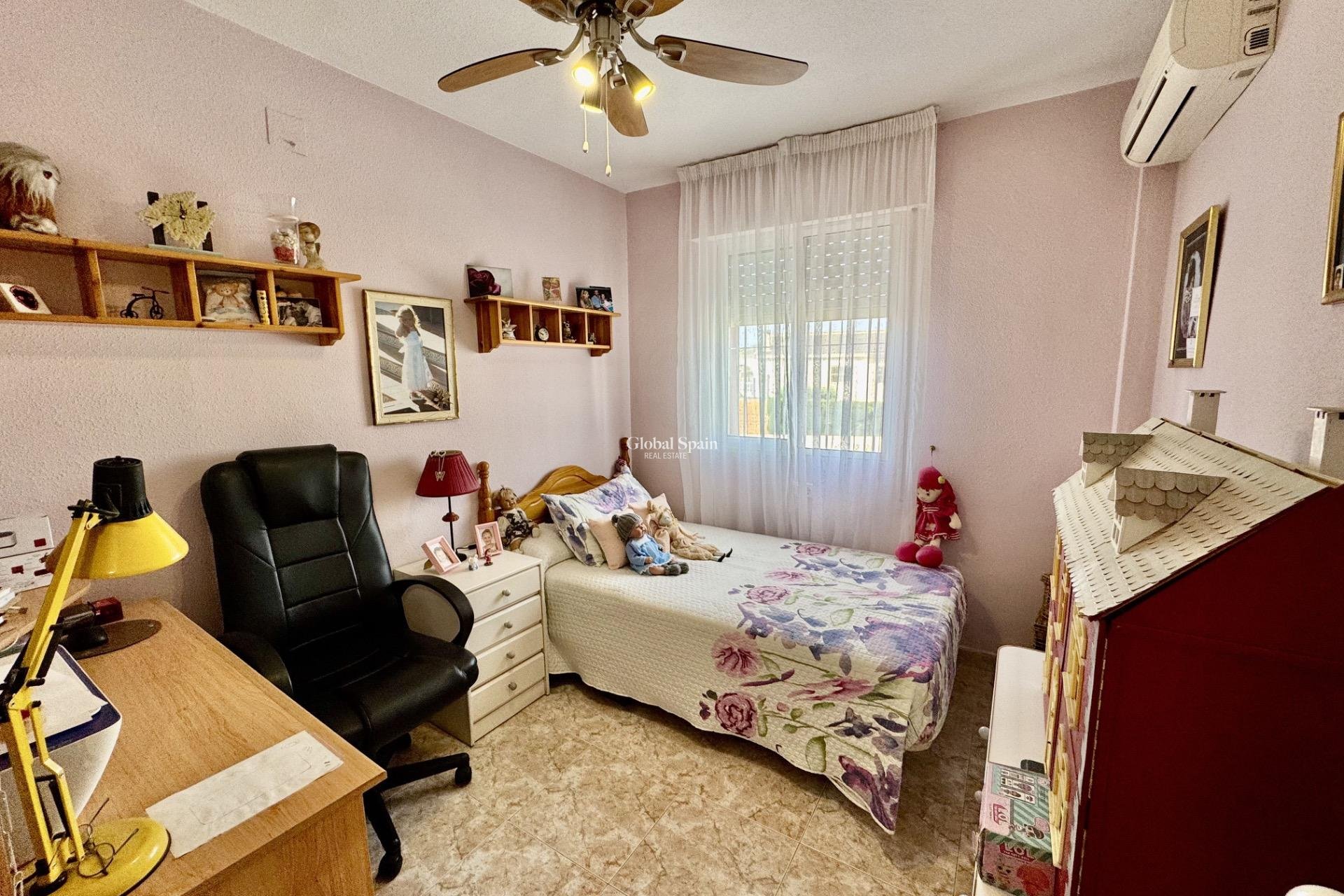 Venta - CASA -
ORIHUELA - Urbanización Perla del Mar