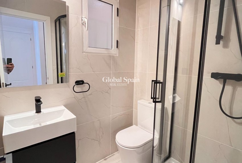 Venta - CASA -
ORIHUELA - Urbanización Perla del Mar