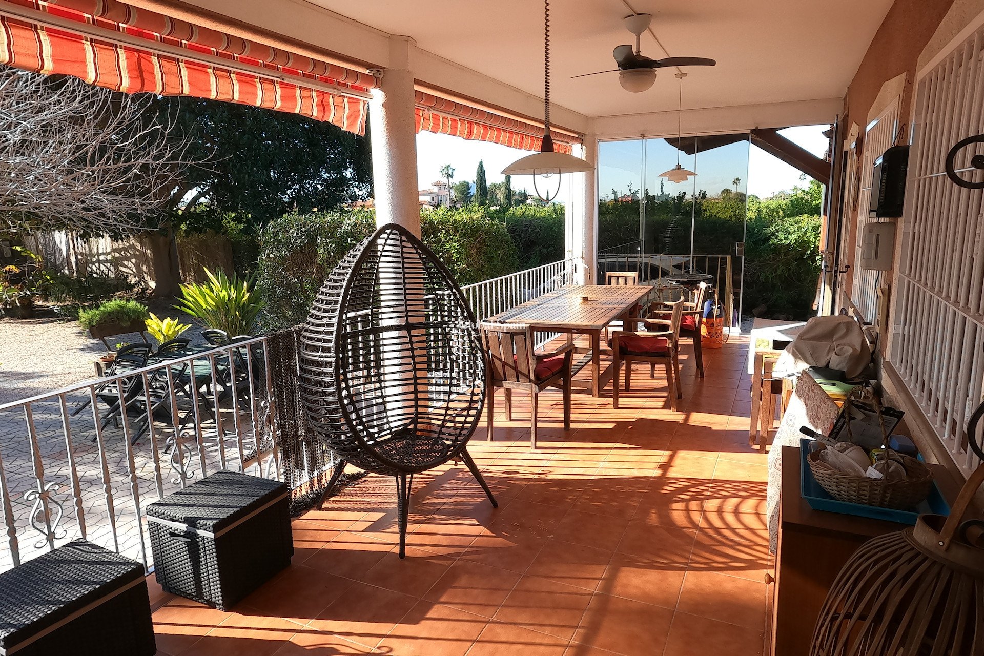 Venta - CASA -
ORIHUELA