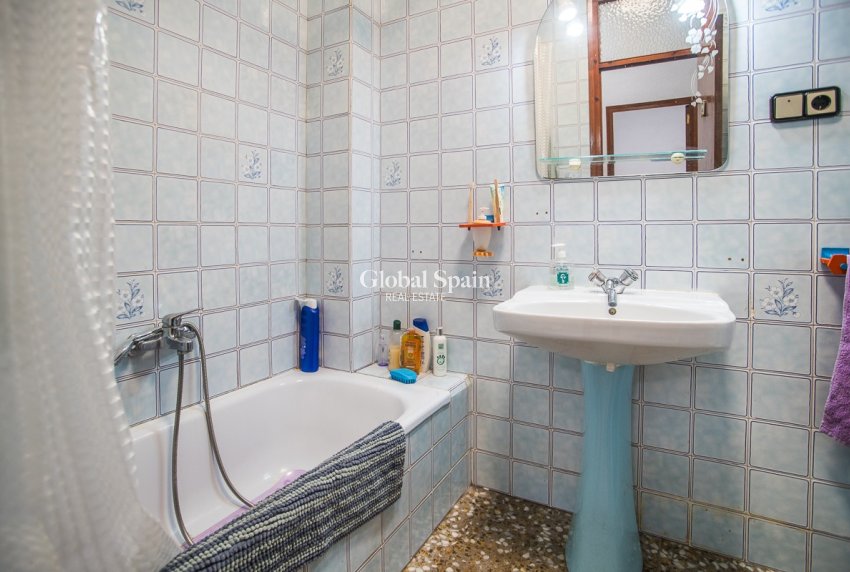 Venta - CASA -
ORIHUELA - 