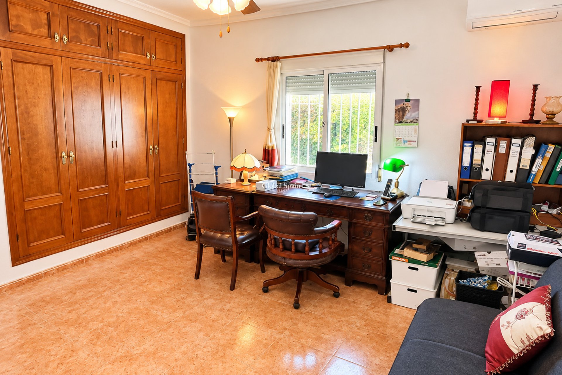 Venta - CASA -
ORIHUELA