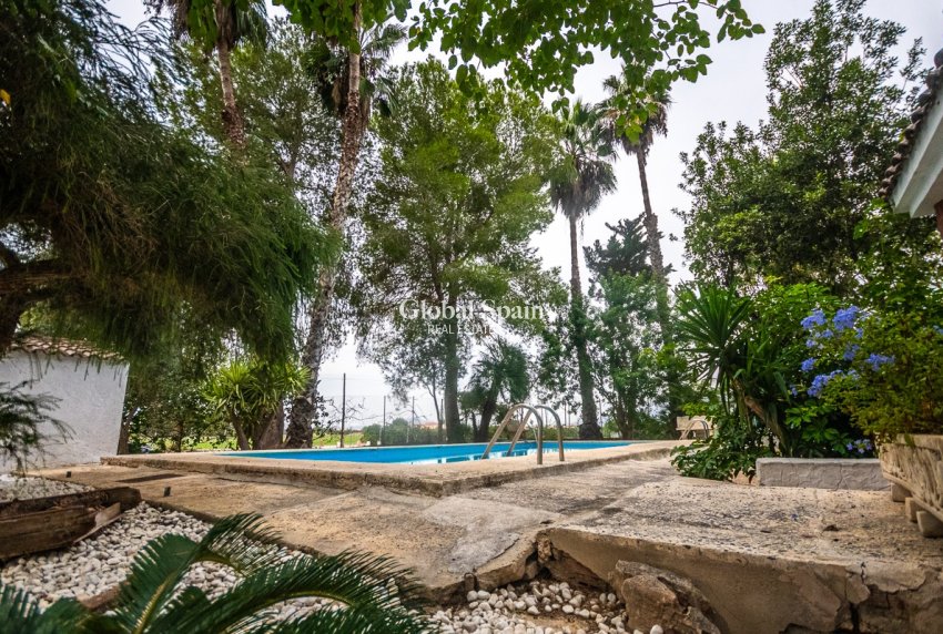 Venta - CASA -
ORIHUELA