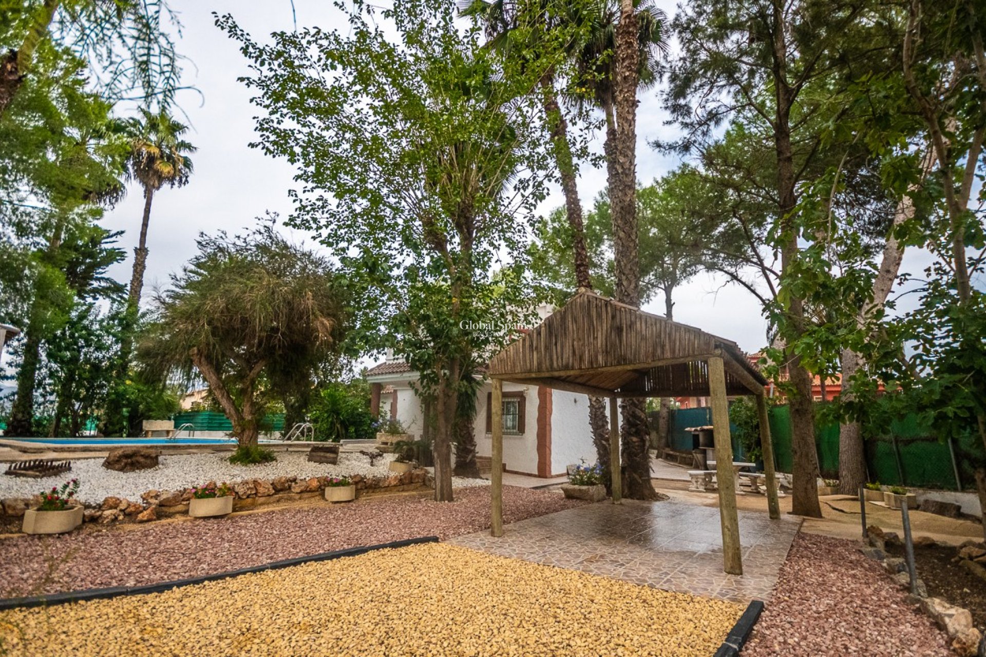 Venta - CASA -
ORIHUELA