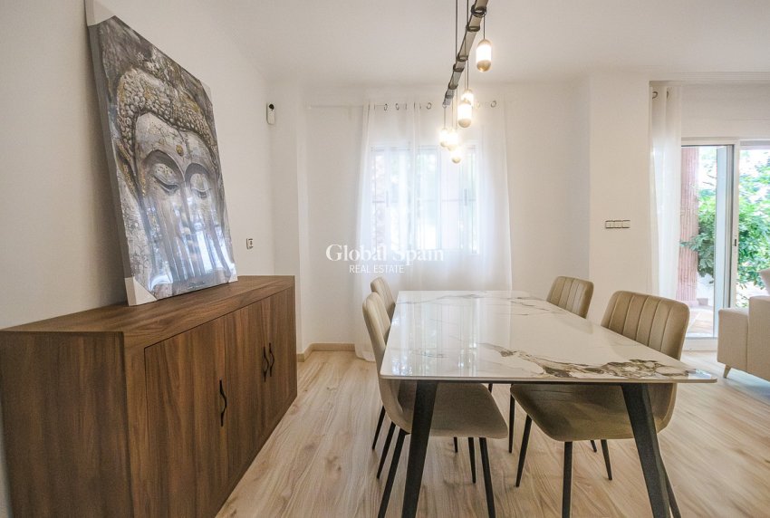 Venta - CASA -
ORIHUELA